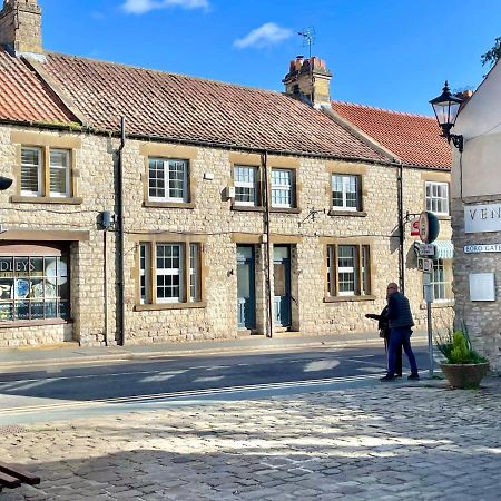 The Old Post Office - Central Helmsley With Parking Eksteriør billede